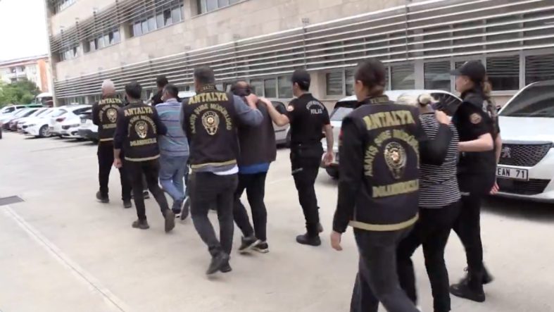 Türkiye Genelinde Dolandırıcılık Operasyonları