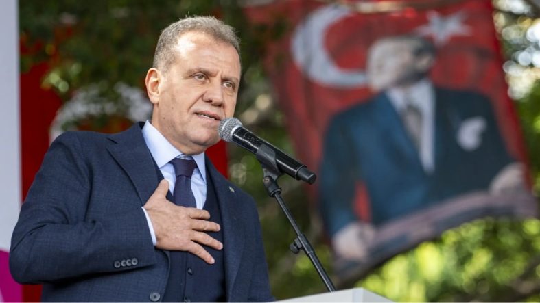 Vahap Seçer dahil 4 belediye başkanı ve 1 başkanvekili görevden uzaklaştırıldı